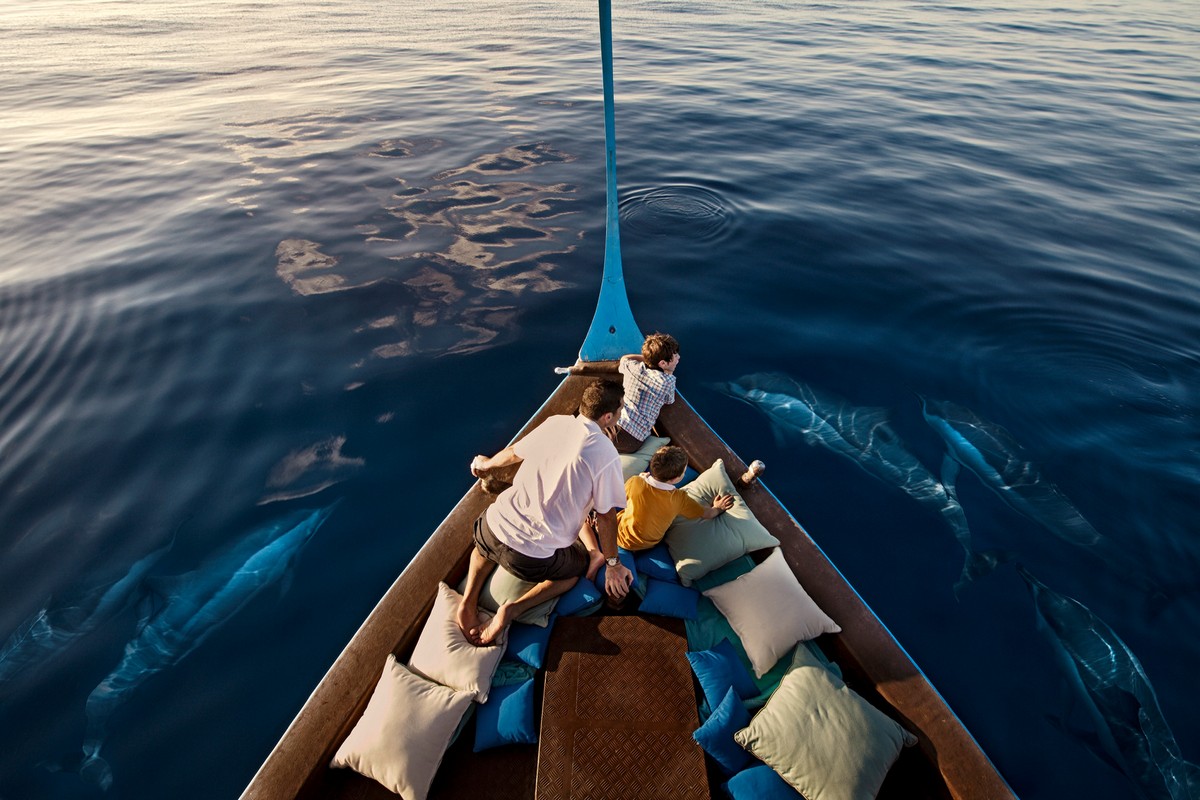 Urlaub Malediven mit kleinen Kindern: Four Seasons Kuda Huraa Dolphin Cruise - Bild von Ken Seet
