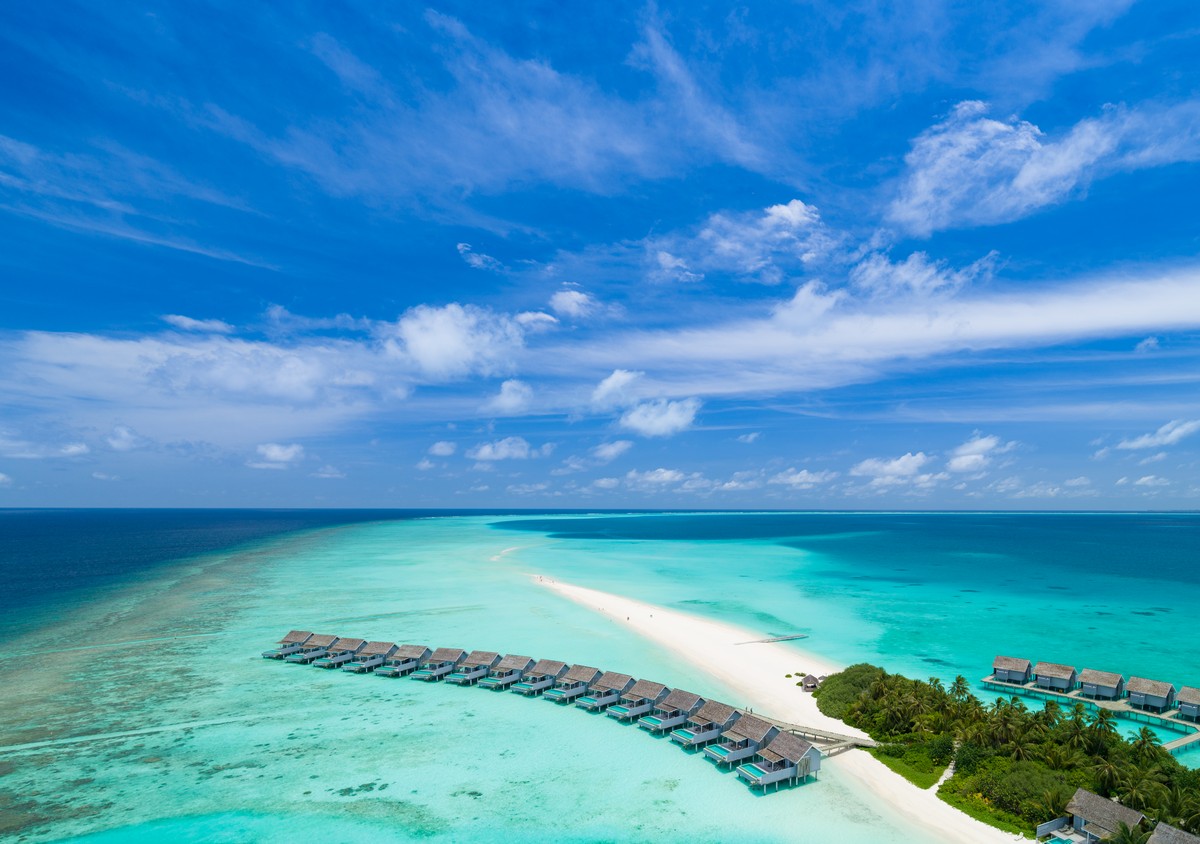 Familienurlaub Malediven: Sandbank Kuramathi Maldives Aerial