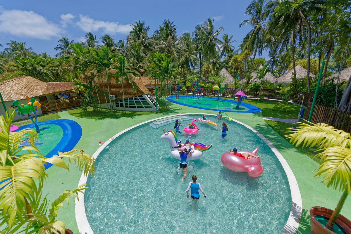 Urlaub Malediven: Kuramathi Maldives Bageecha Kids Club Überblick von oben